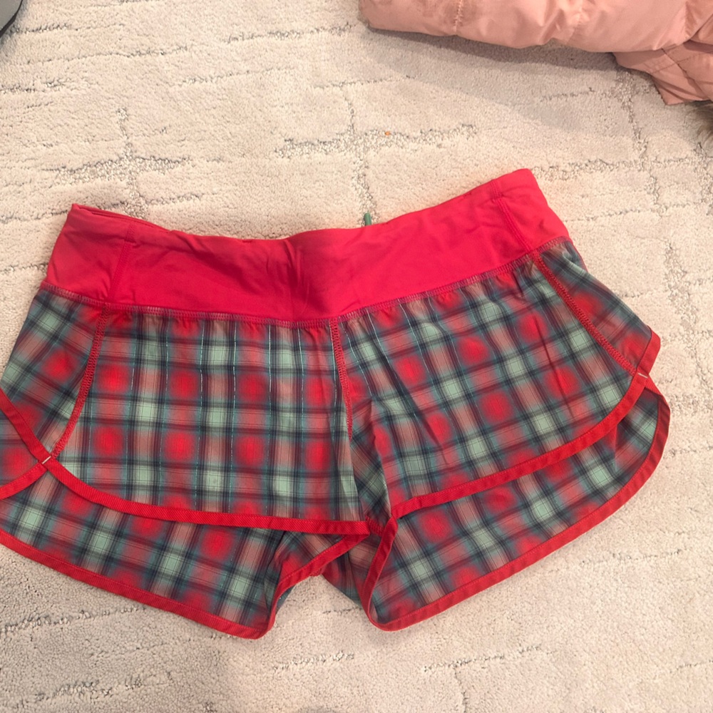 Lululemon - size 6 speed shorts